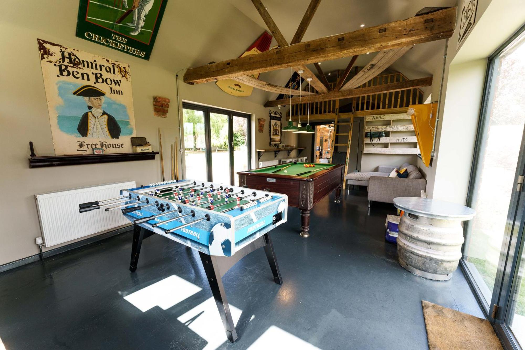 Vineyard Oast Sleeps 25 Villa Wavehorne ภายนอก รูปภาพ