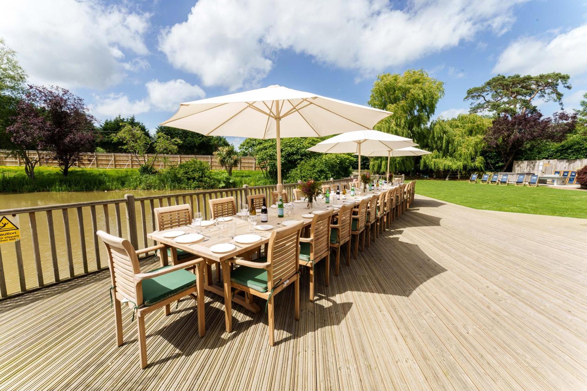 Vineyard Oast Sleeps 25 Villa Wavehorne ภายนอก รูปภาพ