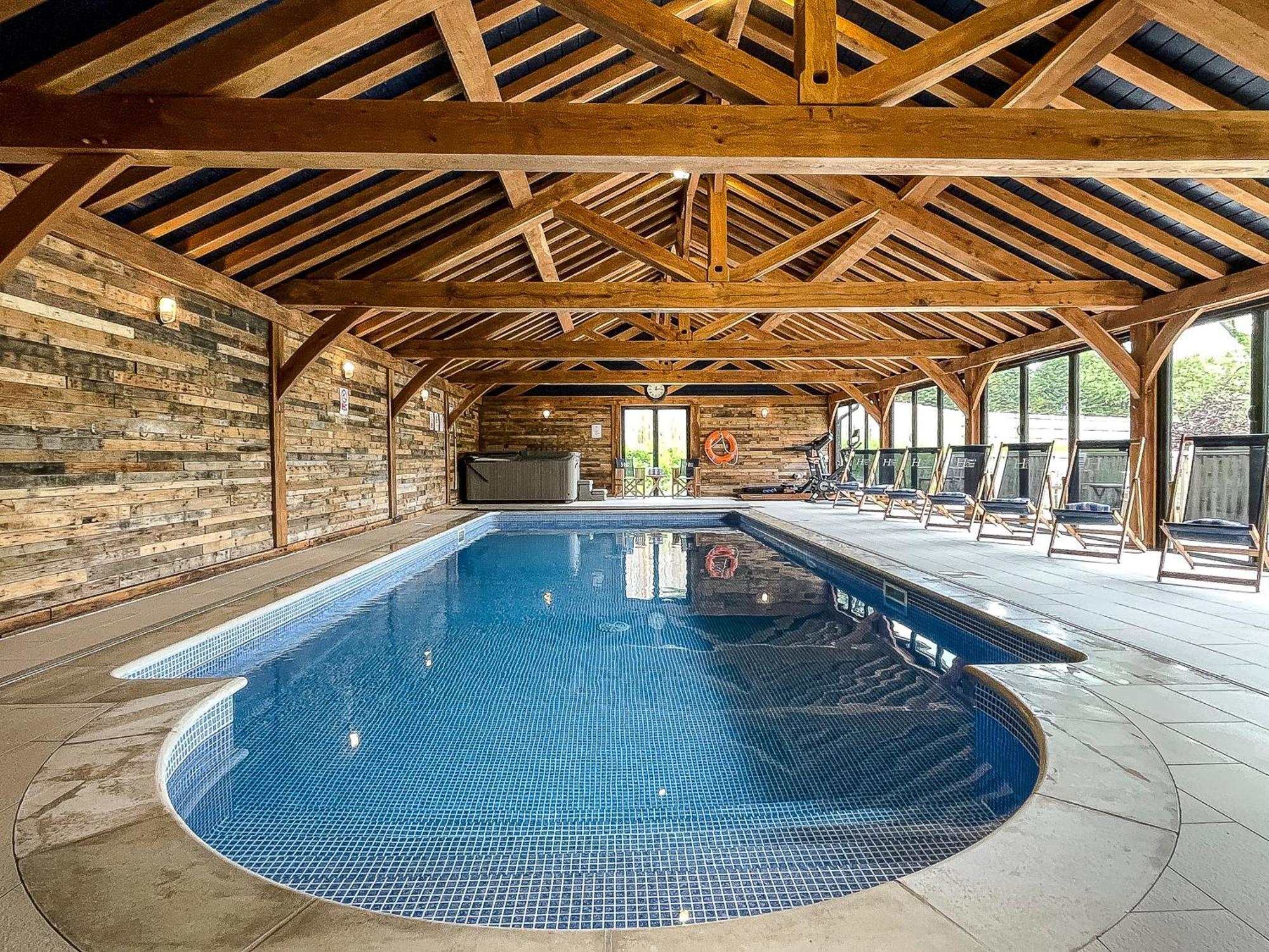 Vineyard Oast Sleeps 25 Villa Wavehorne ภายนอก รูปภาพ
