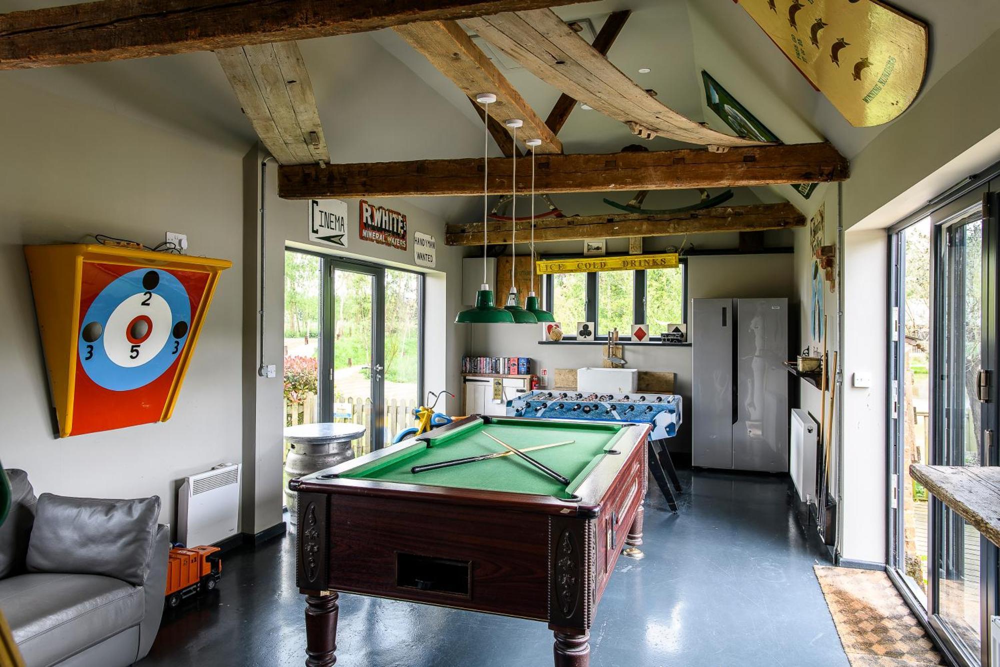 Vineyard Oast Sleeps 25 Villa Wavehorne ภายนอก รูปภาพ