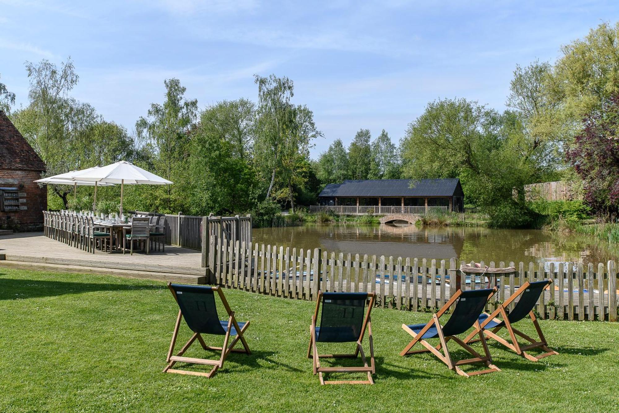 Vineyard Oast Sleeps 25 Villa Wavehorne ภายนอก รูปภาพ